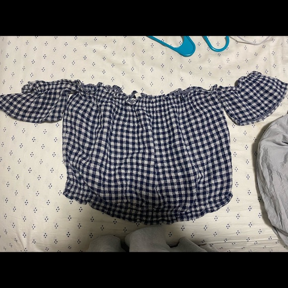 American Eagle off the shoulder crop top - Picture 1 of 2